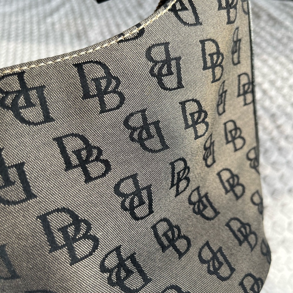 Dooney &  Bourke Signature Bucket Black & White Small Bucket Bag. - Picture 5 of 7